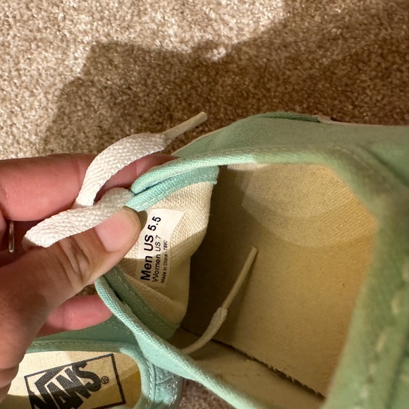 Vans - Picture 2 of 3